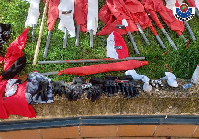 Material incautado a los ultras del Atlético.