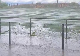 Una tromba de agua inunda el campo del Cacereño antes del partido de las Gloriosas