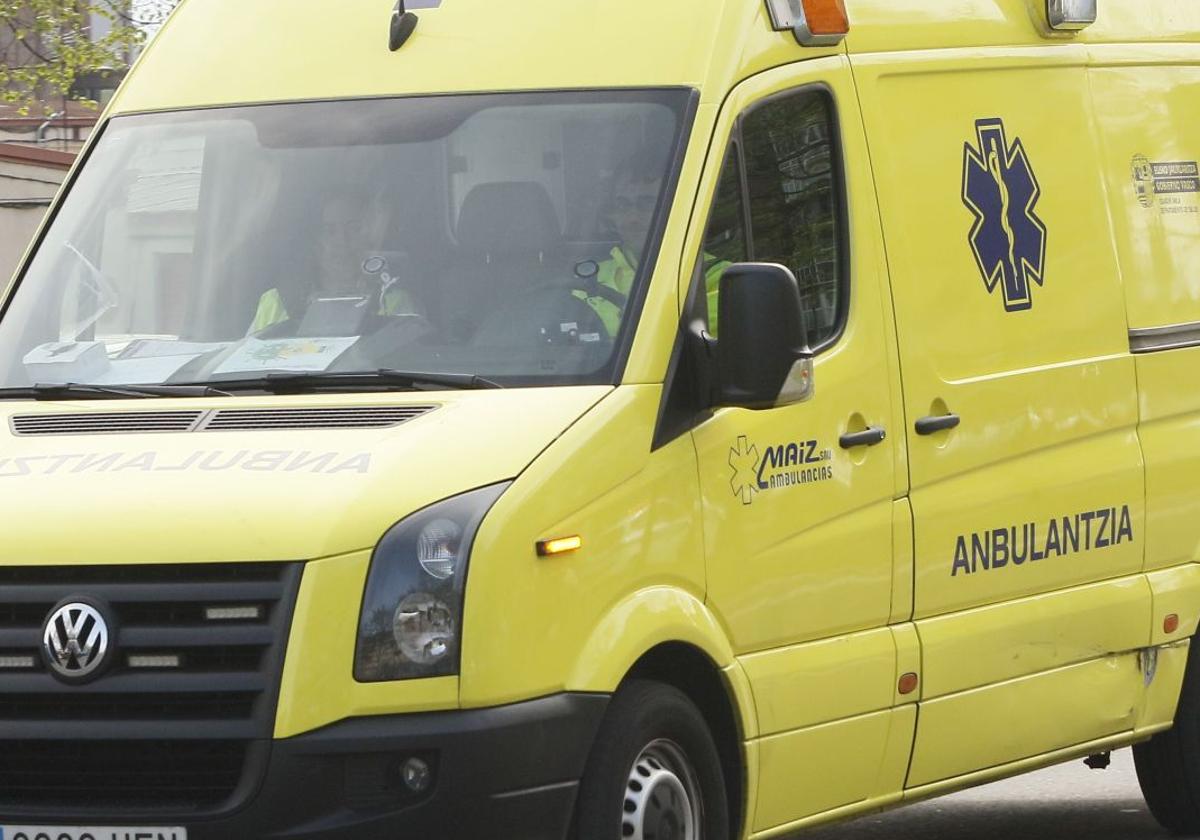 Trasladado al hospital un ciclista tras sufrir una caída a la altura de Muxika