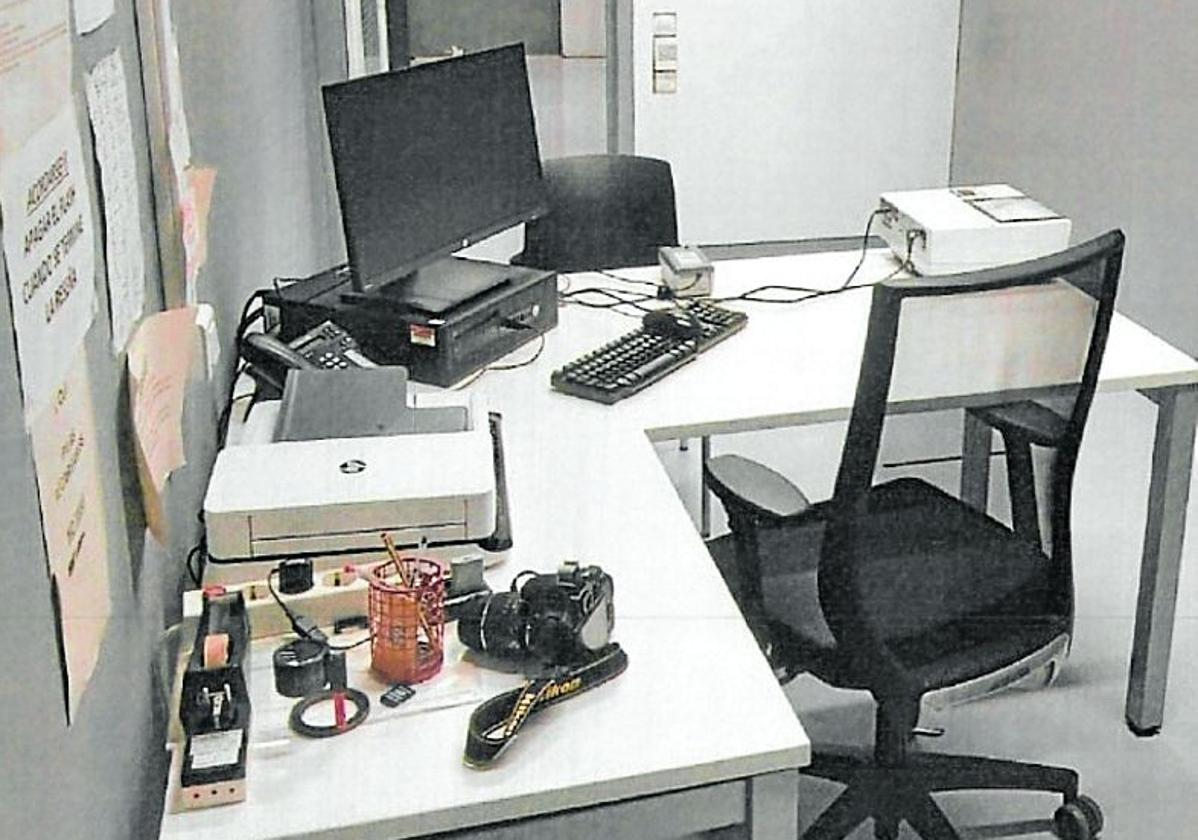 Sala de reducidas dimensiones en la que se fichaba a los delincuentes.