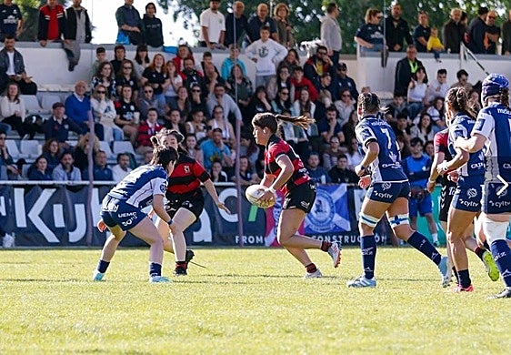 Jugadoras de ambos equipos en el encuentro jugado en Valladolid