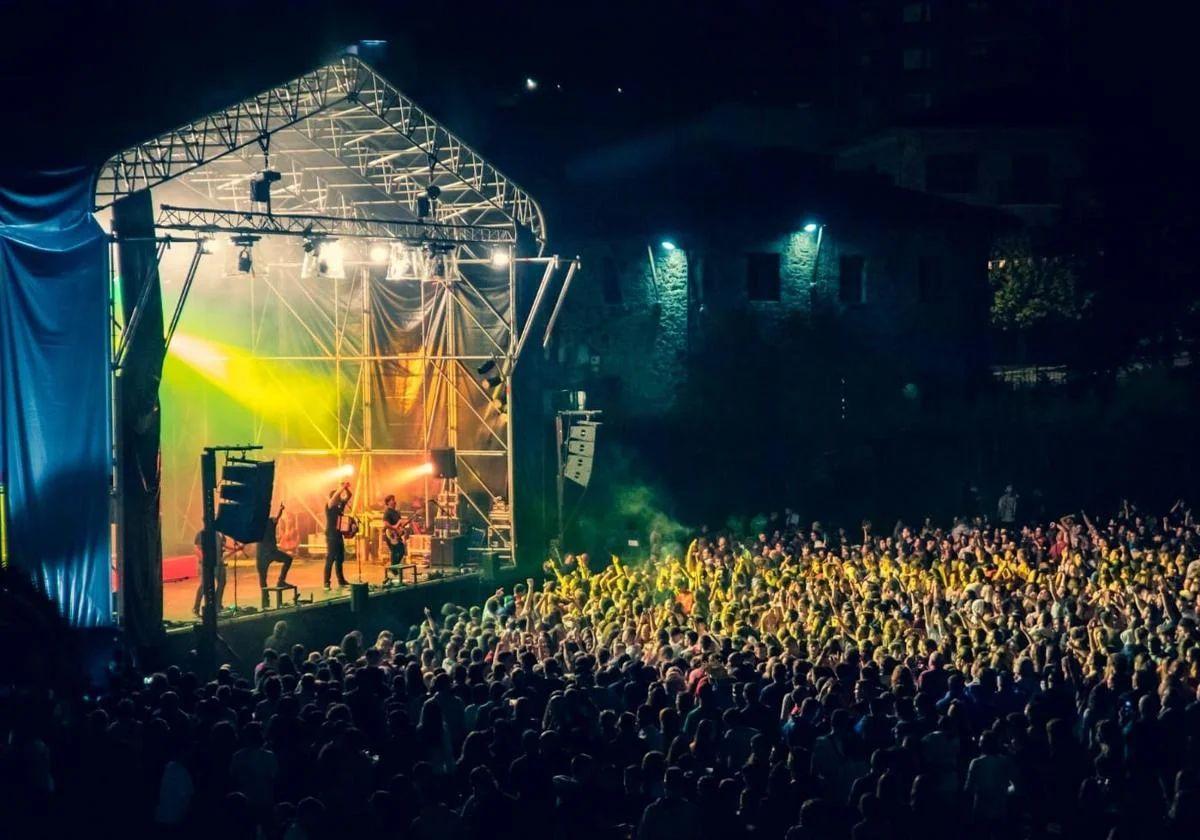 Su Ta Gar y Puro Relajo pondrán música a los Santacruces de Galdakao
