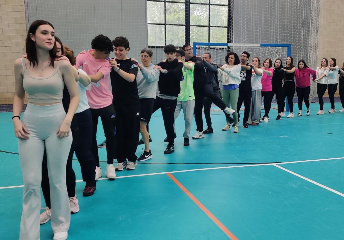Alumnos que se convierten en 'profes' para colaborar con la sociedad en Miranda