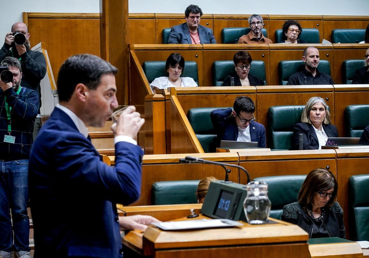 El Parlamento vasco se apaga