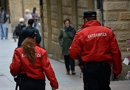 Detienen a un joven de 18 años como autor de varios robos a punta de navaja a menores en Santurtzi