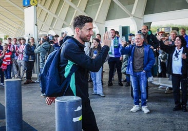 ...al optimismo de los hinchas que han despedido al Athletic en Loiu: «Un gol tempranero y...»