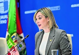 La portavoz del Gobierno vasco, Maria Ubarretxena, tras el Consejo de Gobierno de ayer.