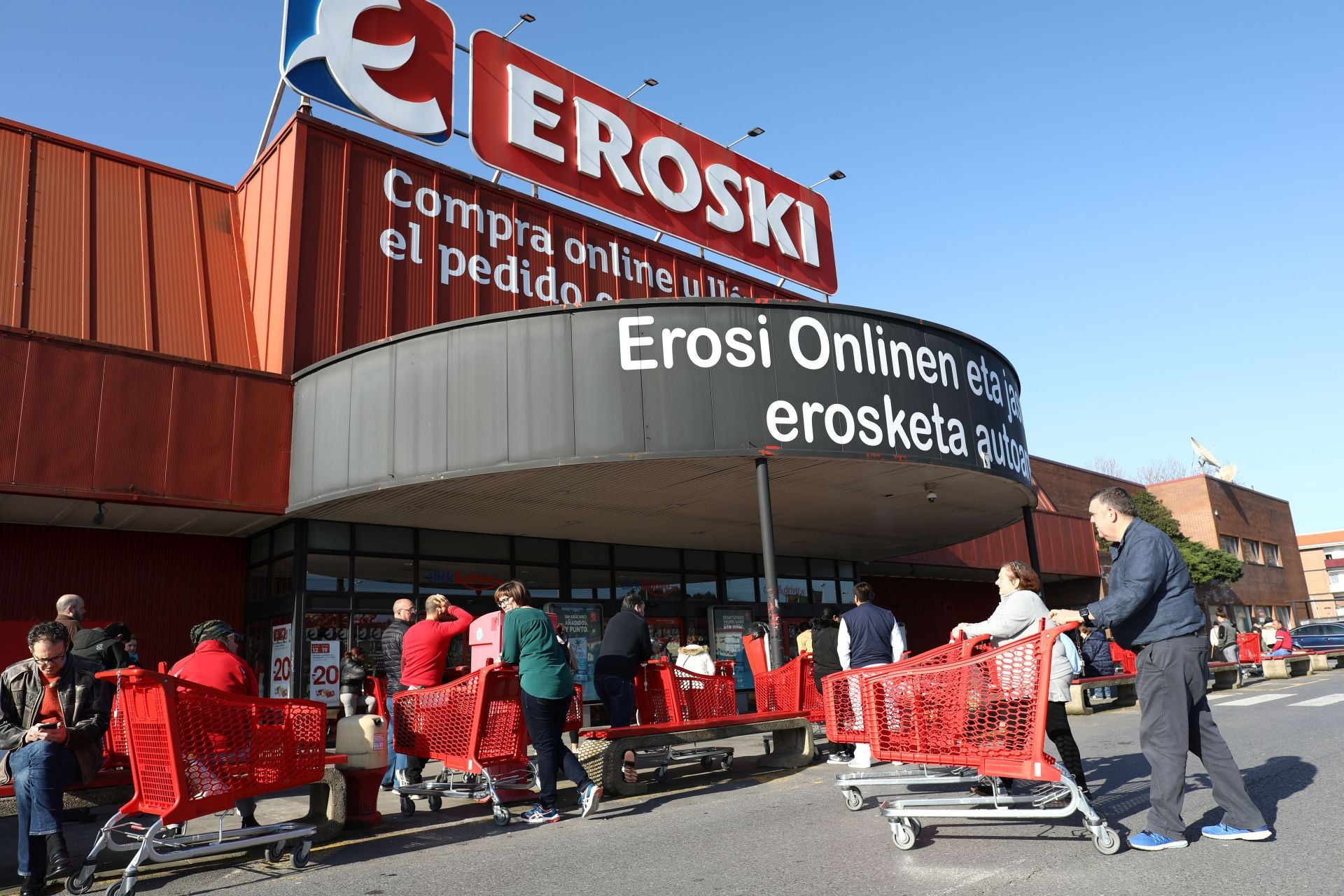 Eroski ganó 81,7 millones en 2024 y suma tres años de crecimiento en ventas