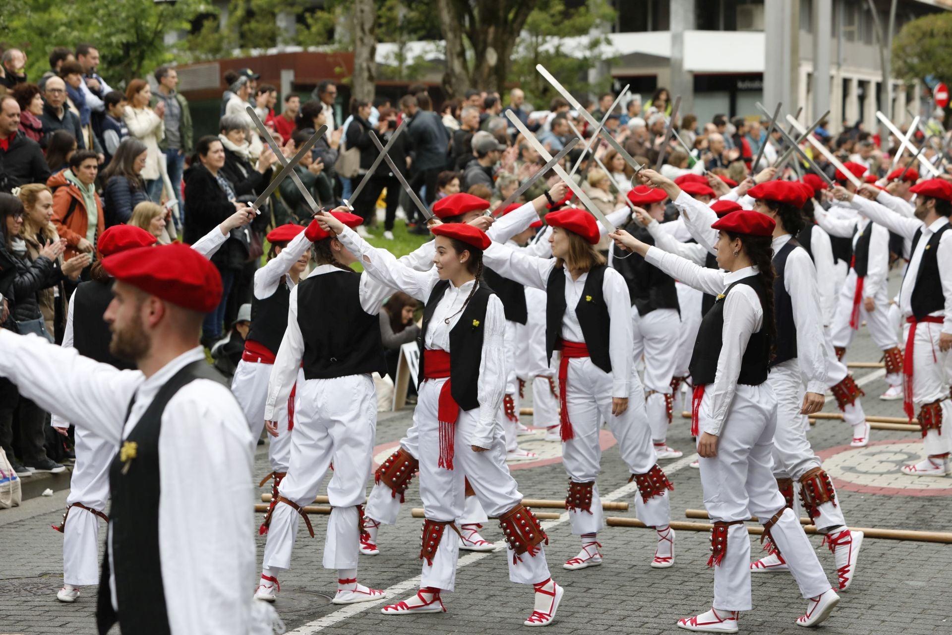 Las danzas tradicionales vascas tomarán las calles con distintas actuaciones. Maika Salguero