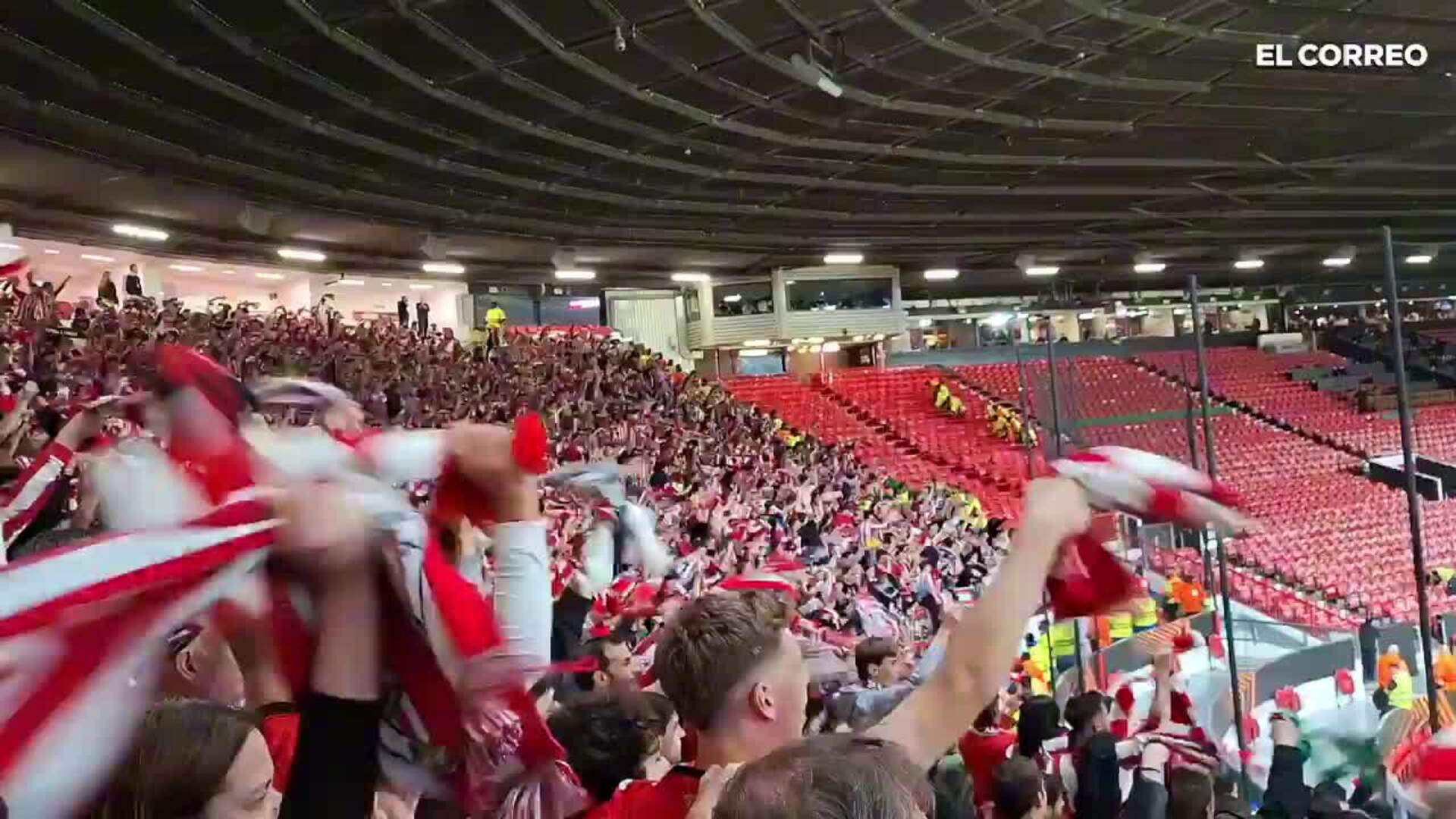 Bufandeo en Old Trafford pese a la derrota del Athletic