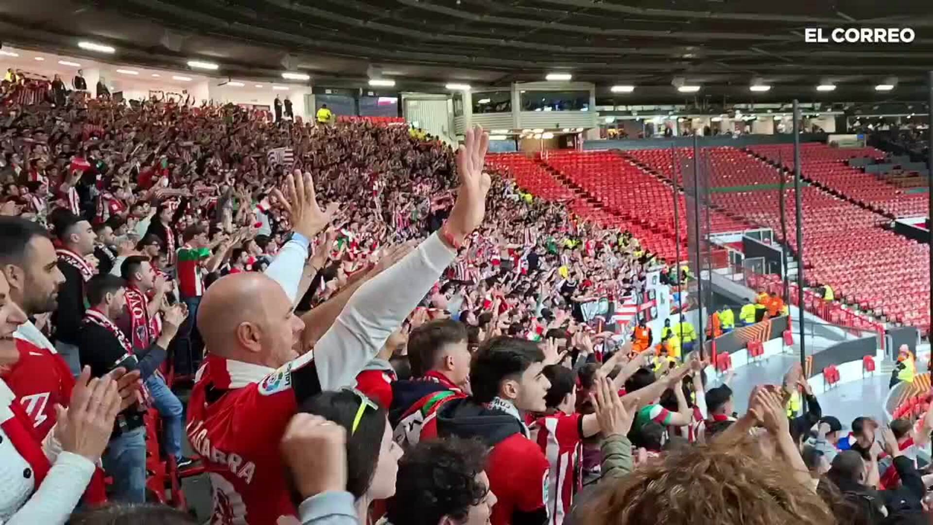 "Eskerrik asko, Athletic eskerrik asko", canta la afición en Old Trafford