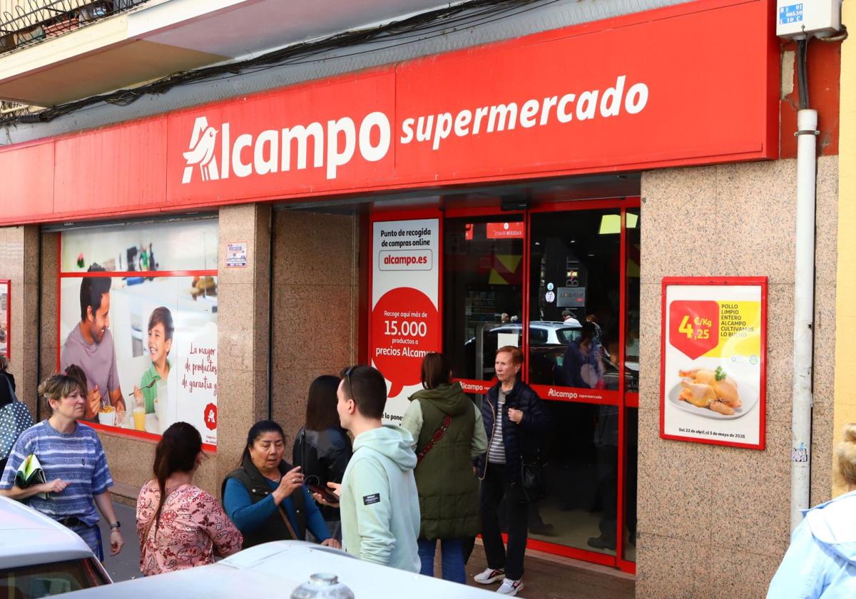 Las tres tiendas de Alcampo en la ciudad, en el plan de despidos nacional