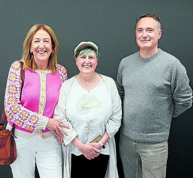 María Jesús García, Ana Álvarez y Oscar Alegría.