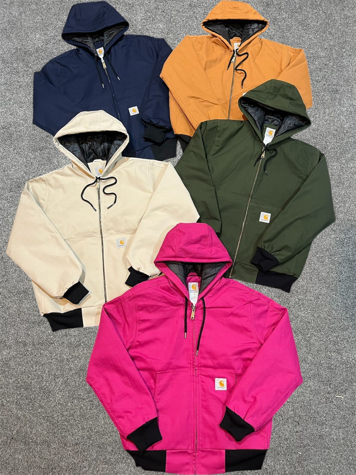 La tienda efímera de Bilbao con ropa de Lacoste, Nike, Adidas, Carhartt o Levi&#039;s a tan solo 9 euros