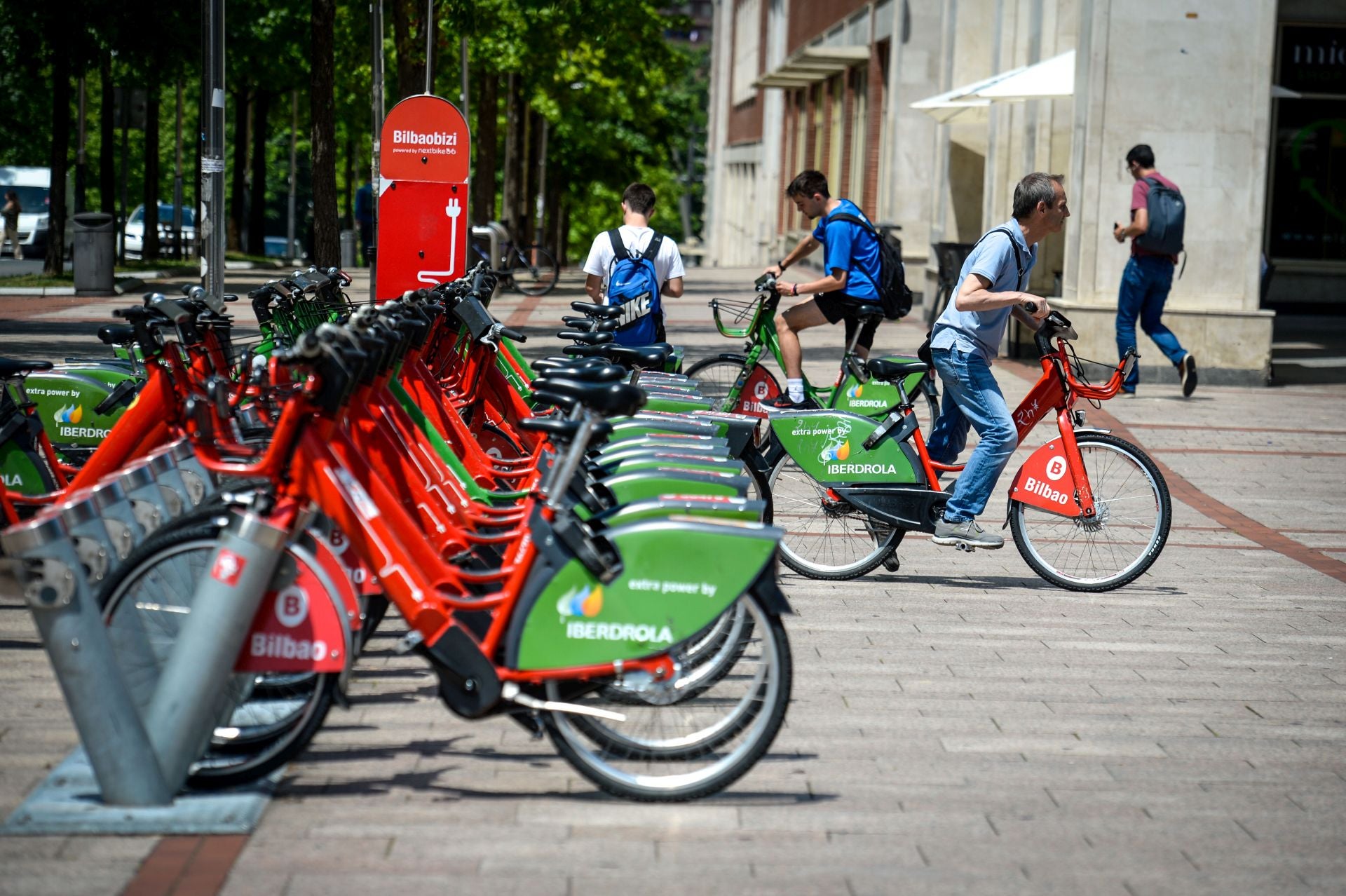 Bicis eléctricas de alquiler en Bilbao.