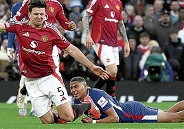 Maroan volvió a tener un dura batalla con Maguire, central del United.