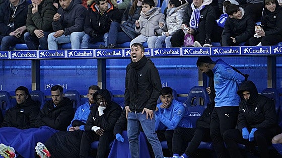 Coudet: «El valor más grande de este Alavés es mantener su estilo aunque esté en descenso»