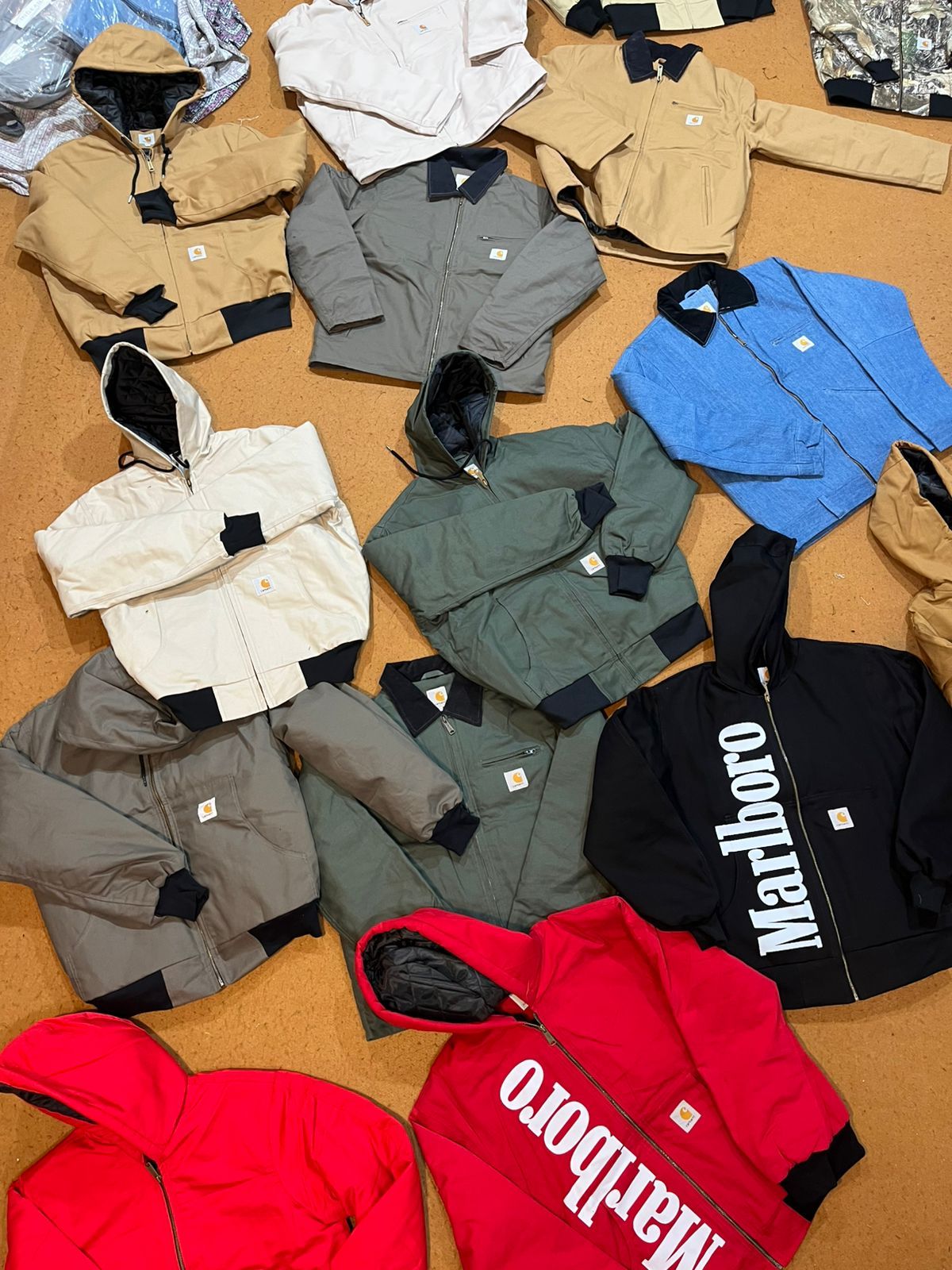 La tienda efímera de Bilbao con ropa de Lacoste, Nike, Adidas, Carhartt o Levi&#039;s a tan solo 9 euros
