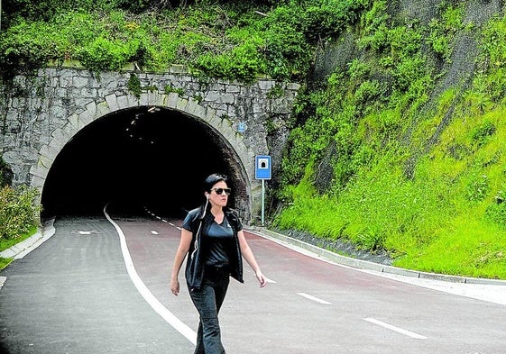El recorrido se puede hacer a pie o en bicicleta.