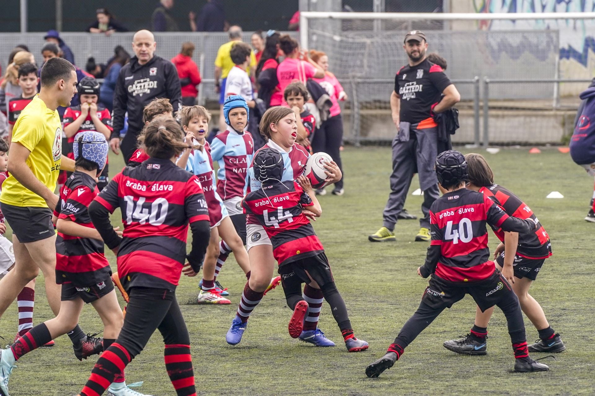 La melé se hace fiesta en Vitoria
