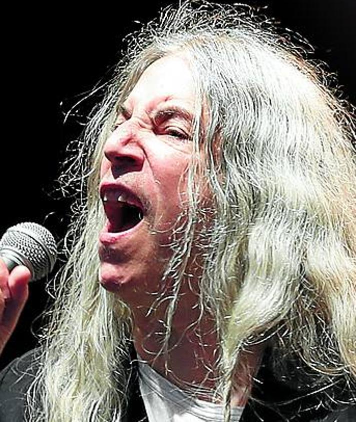 Imagen secundaria 2 - Las canciones de Alaska, The Boomtown Rats y Patti Smith cuentan historias estrofa tras estrofa.