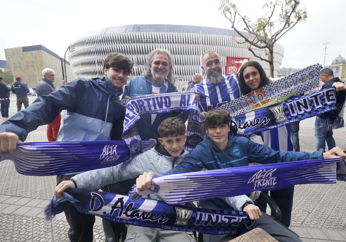 Imagen principal - La afición se hace notar en Bilbao: «No podemos fallar»