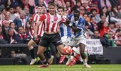 Diarra agarra a Maroan, en su primer partido contra el Alavés.