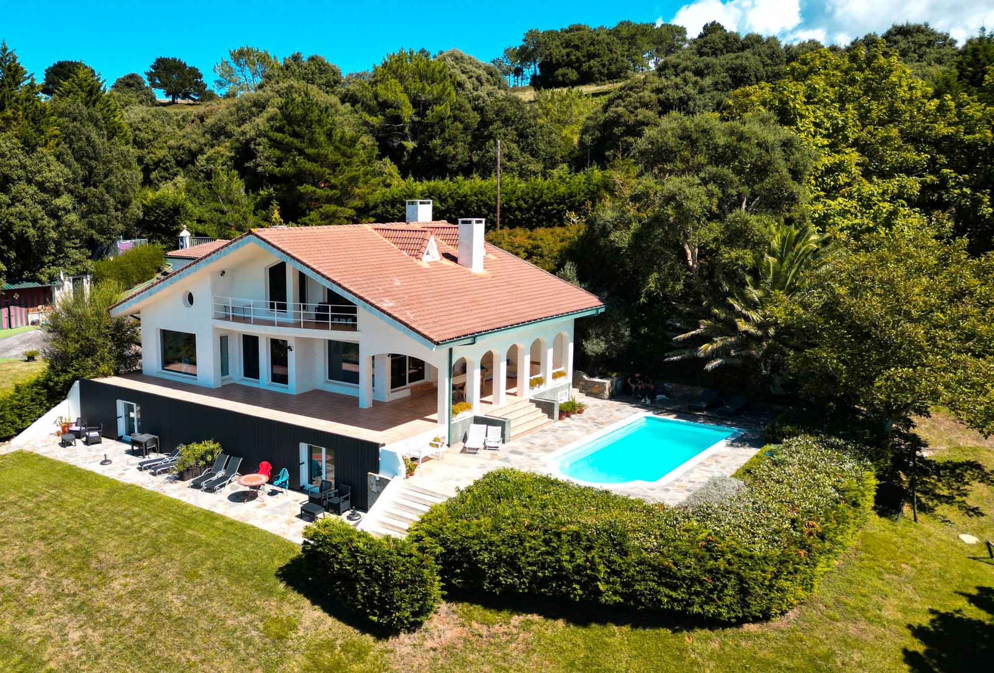Chalé con piscina en Plentzia con vistas al mar