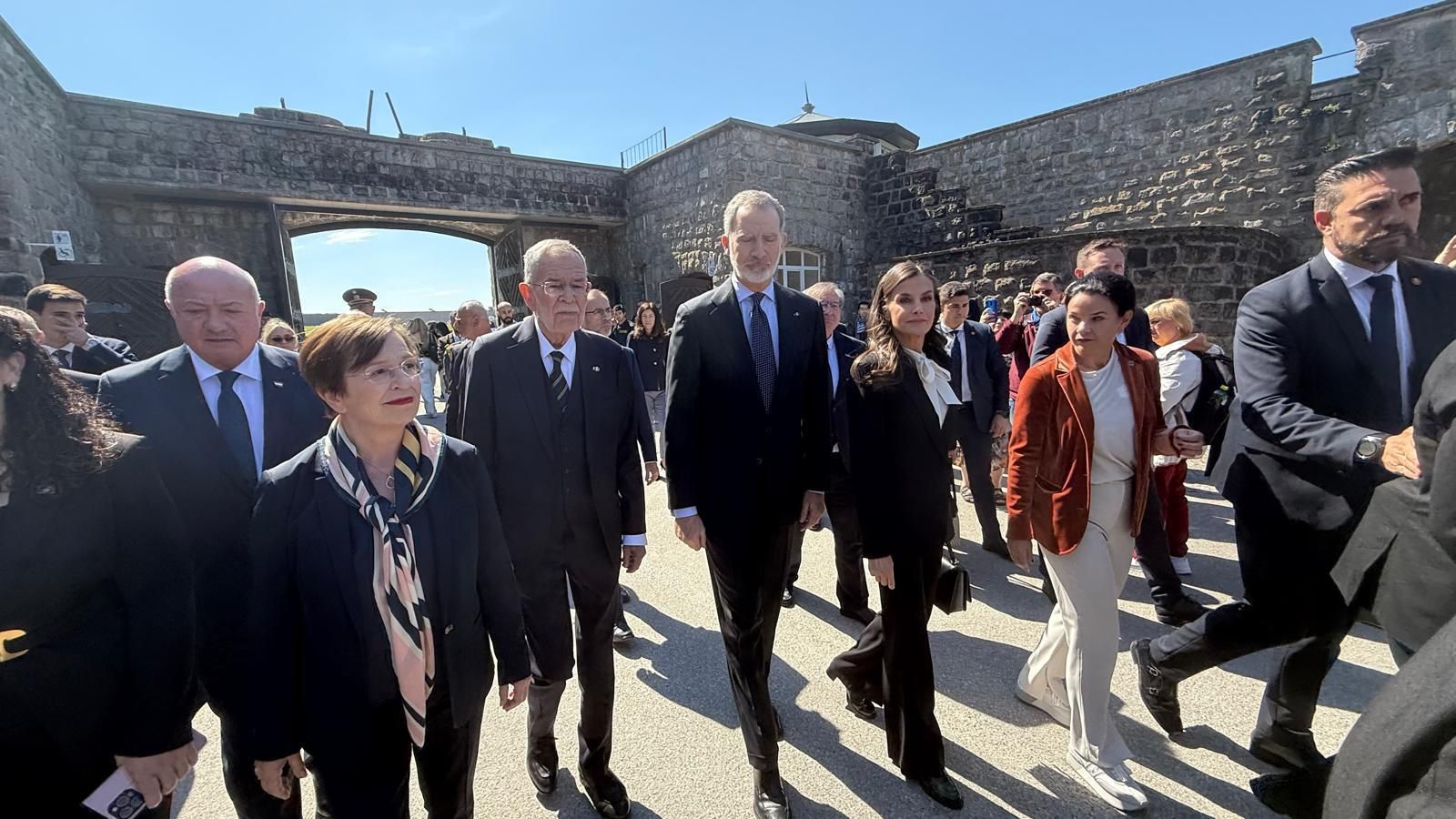 La visita de los Reyes a Mauthausen, en imágenes