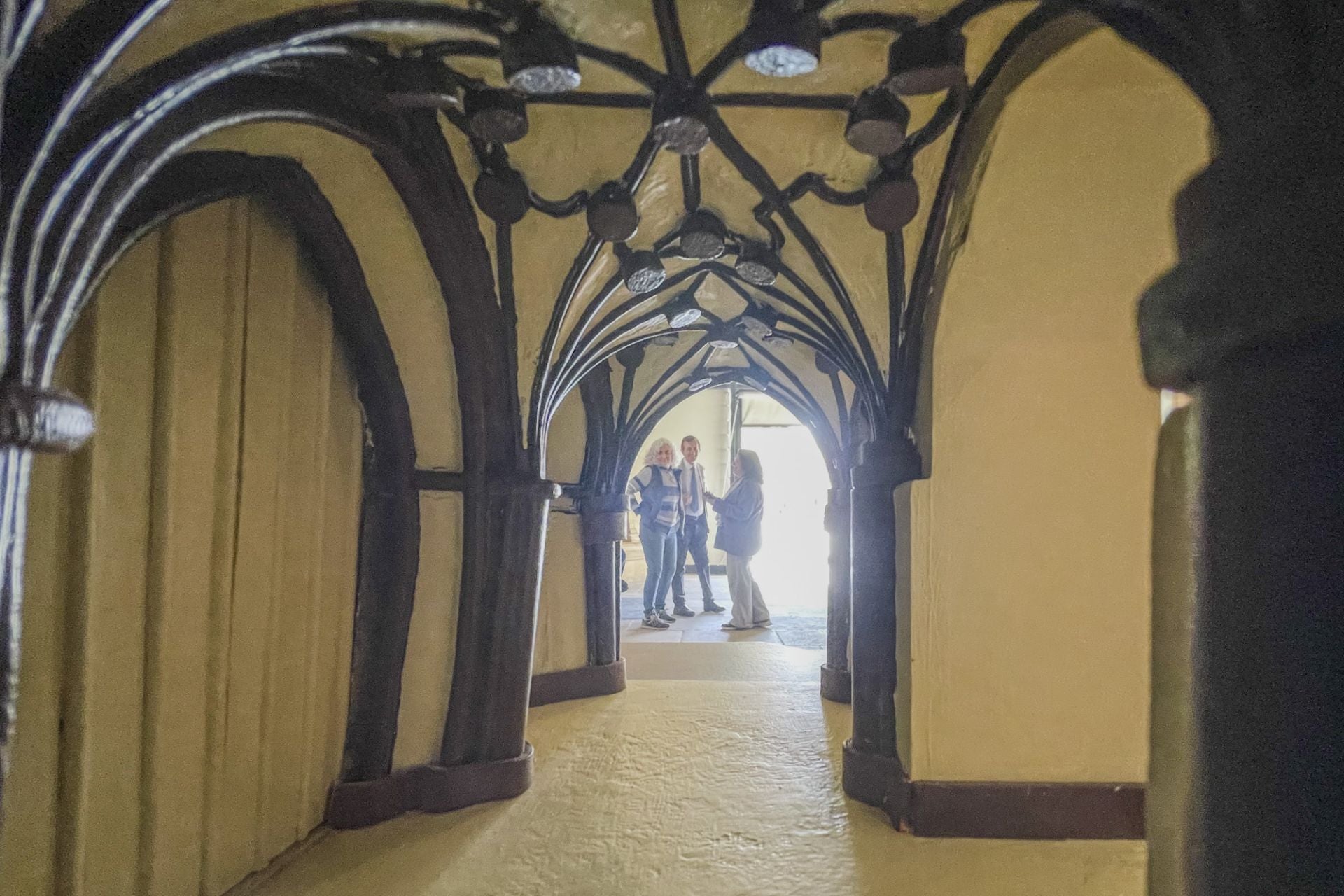 Las imágenes del nuevo alumbrado y la maqueta de la Catedral Santa María de Vitoria