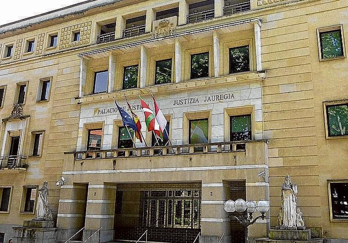 Más de tres años de cárcel para el portero de una discoteca de Bilbao por agredir a un cliente que perdió un testículo