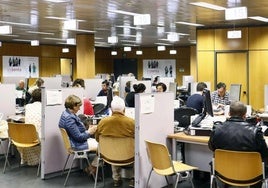 La atención en ventanilla se dispara en Álava para la Renta con 4.000 citas más que el año pasado