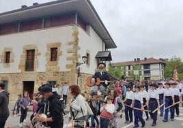 El ambiente festivo se propagará por las calles de Abadiño