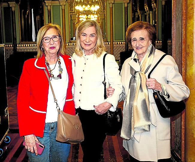 Rosa Cabanes, Bego Arroyo y Mariló Leibar.