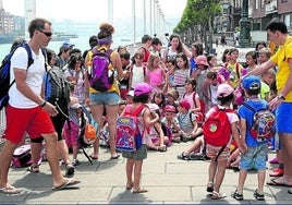 Imagen de una edición pasada de las colonias de verano en Portugalete.