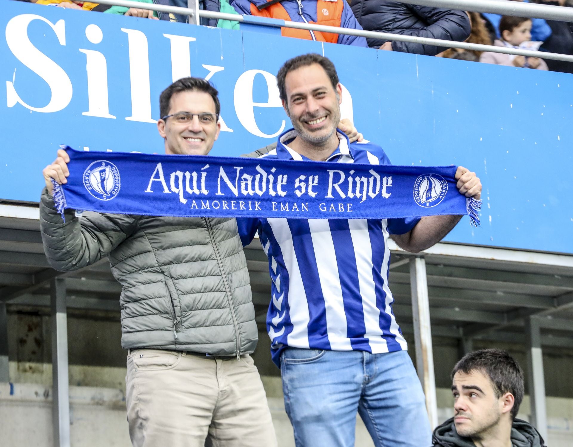 El apoyo de la afición albiazul en imágenes