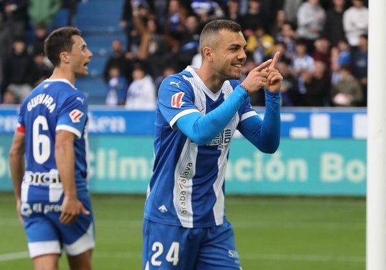 Jordán marca un penalti con el suspense del VAR que hace estallar a Mendizorroza