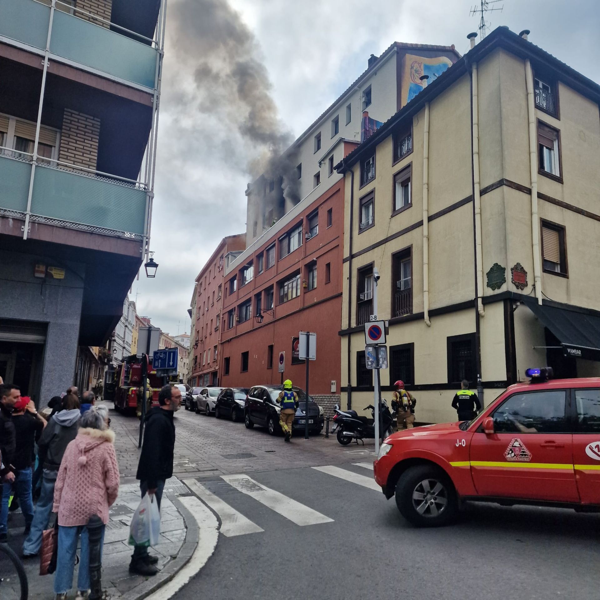 El incendio en el Casco Viejo de Vitoria en imágenes