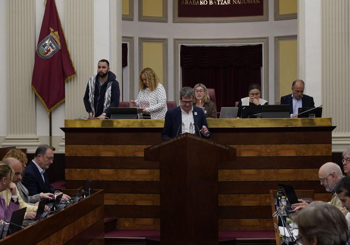 Las Juntas de Álava refrendan pero ven escasa la aportación de 4,8 millones de Lakua para gasto sociosanitario