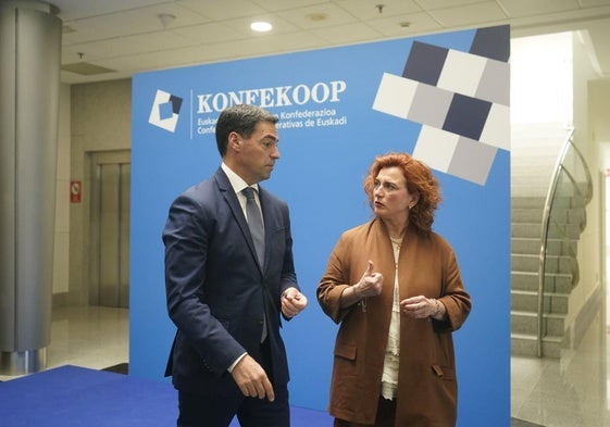 Imanol Pradales y Rosa Lavín, momentos antes de la Asamblea General de Konfekoop.