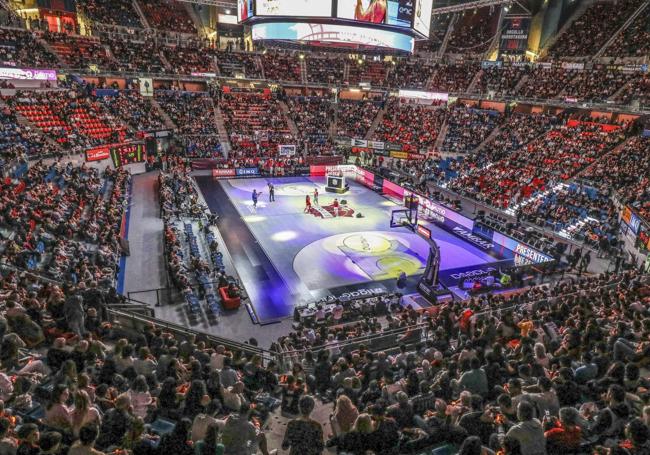 Vista panorámica del Buesa Arena en un partido de ACB.