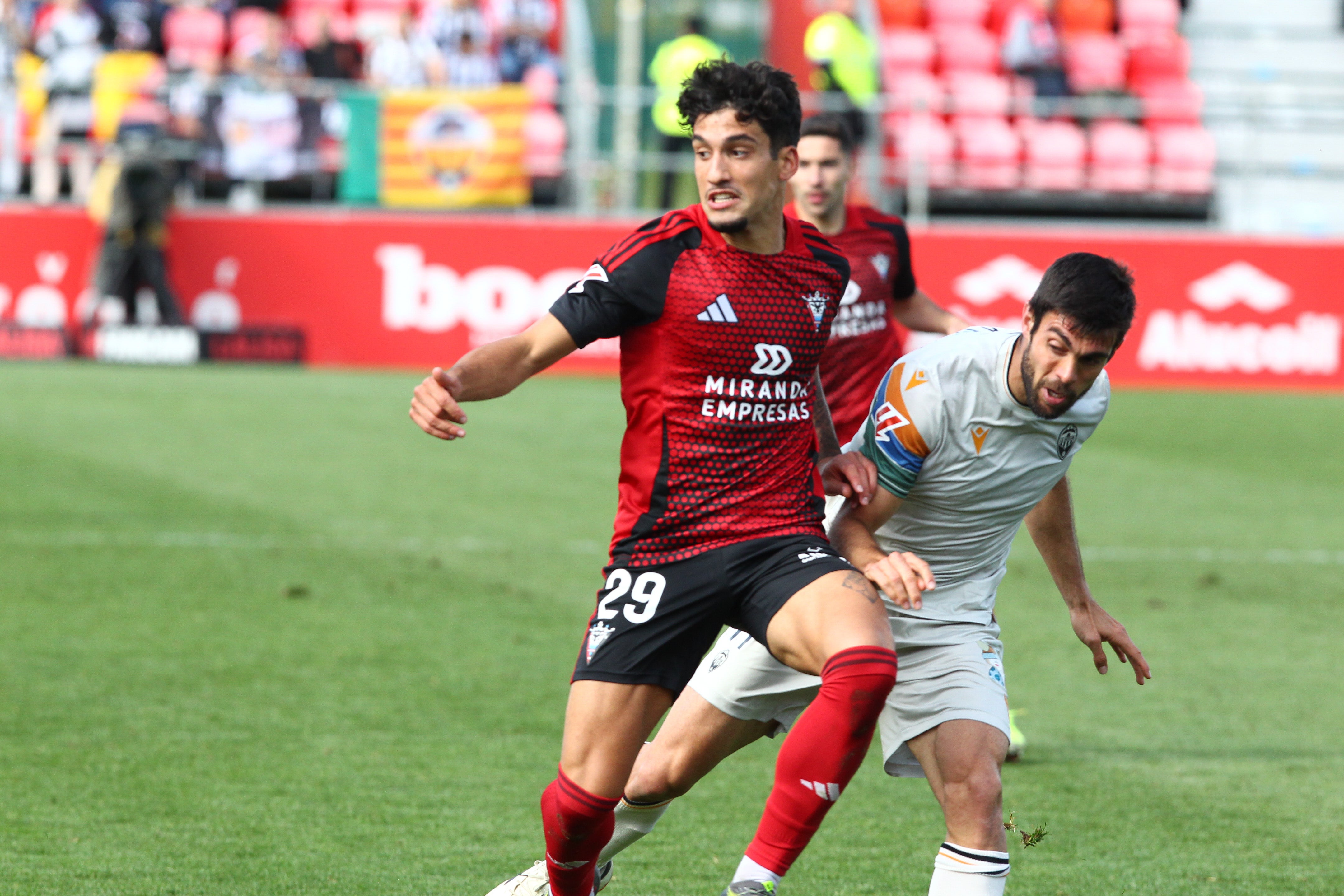 «Supuso una alegría indescriptible marcar mi primer gol con el Mirandés»