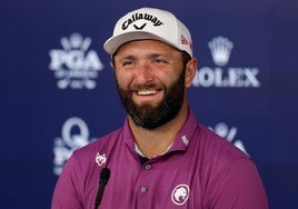 El de Barrika, sonriente en la rueda de prensa previa.