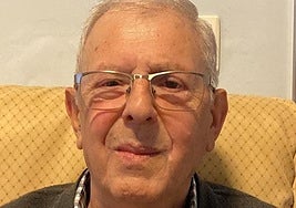 El presbítero Carmelo Marón.