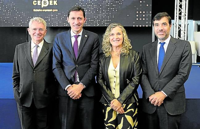 Emiliano López Atxurra, Nöel D'Anjou, Isabel Busto y Anton Arrieta.