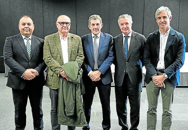 Jesús Calvo, Jon Legarreta, Iñaki Urresti, Iñigo Ibarra y Nicolas Caballero.