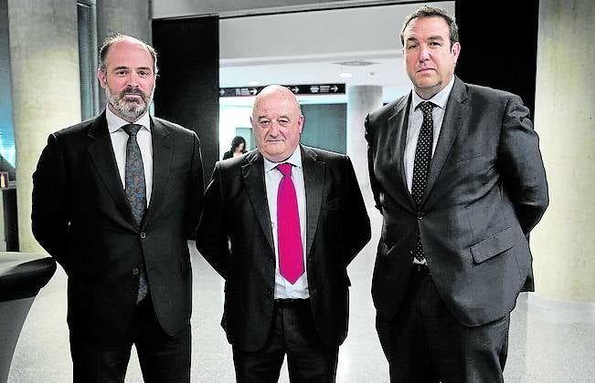 Zigor Mugueta, Carlos Rodríguez y Carlos Badiola.