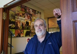 Uriarte posa en las instalaciones de Lorra, en el barrio Garaioltza de Lezama.