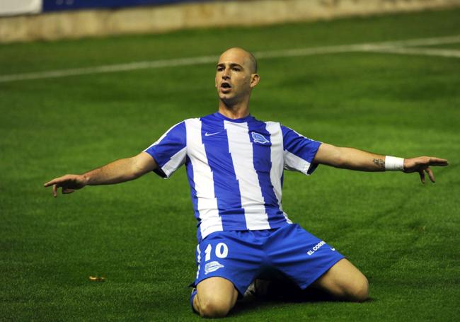 Jito celebra un gol en Mendizorroza.