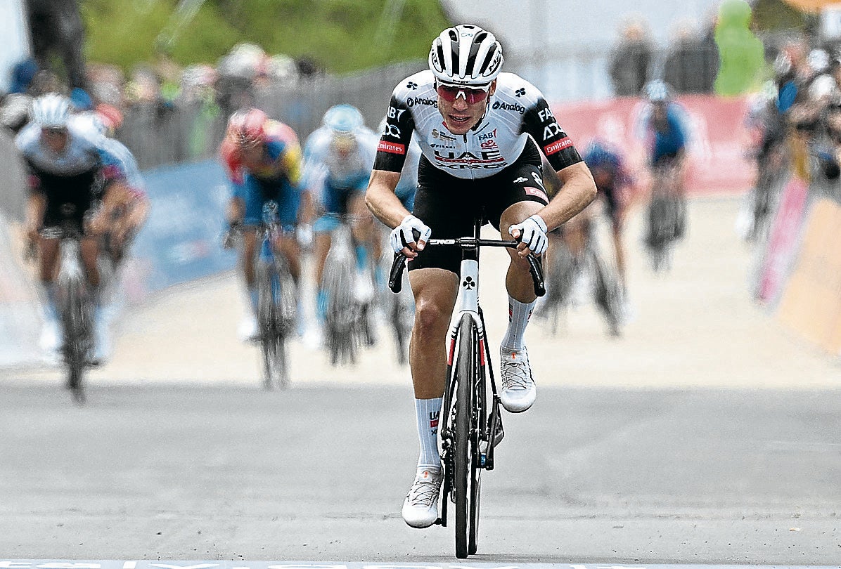 Golpe de autoridad de Ayuso en el Giro